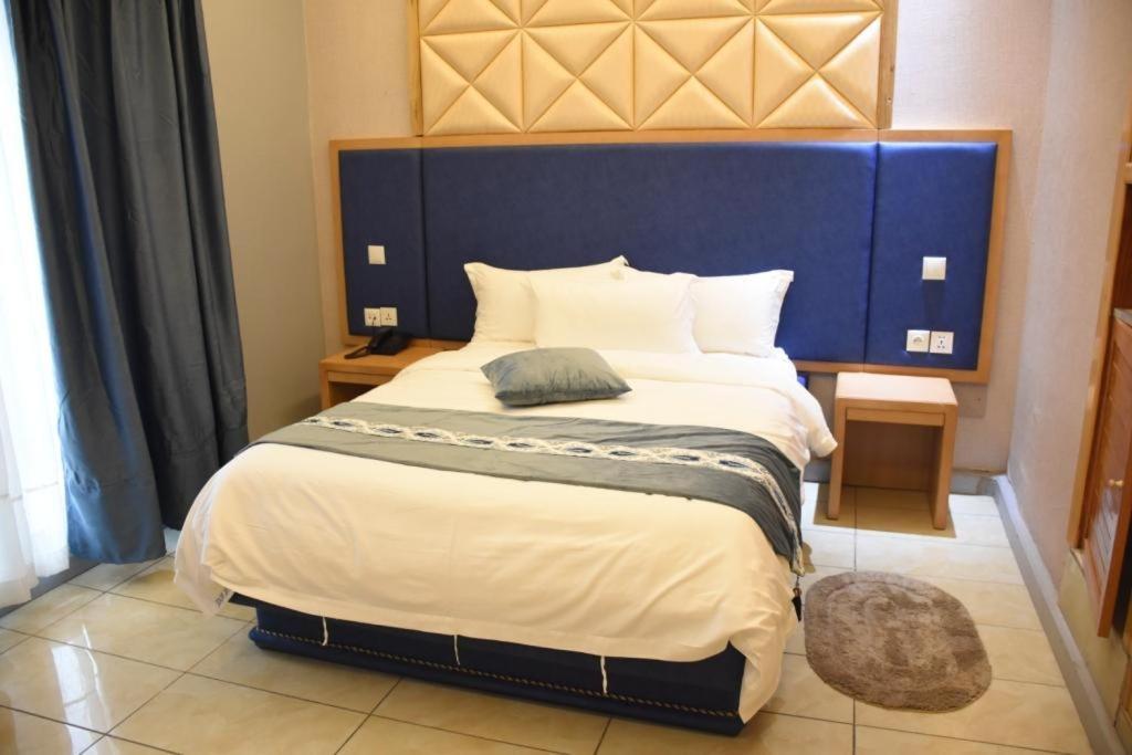Hotel Royal Palace Douala Eksteriør bilde